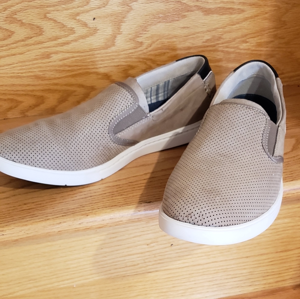 Brand new Clark  New wood Easy Nubuck  Taupe  Shoe